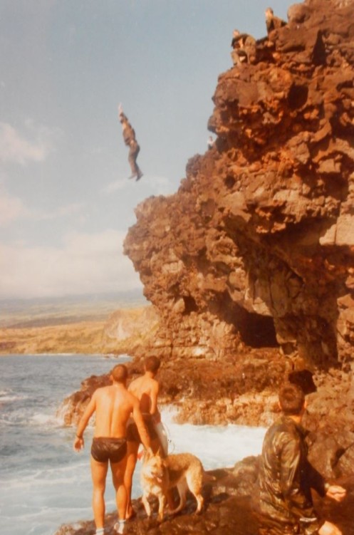  Une énigme reste à résoudre !! La question est : Y a t il eu, dans le cadre de l'instruction au Centre Nautique de La SALINE, un saut du rocher de 10 mètre dans la mer au Cap La HOUSSAYE ?